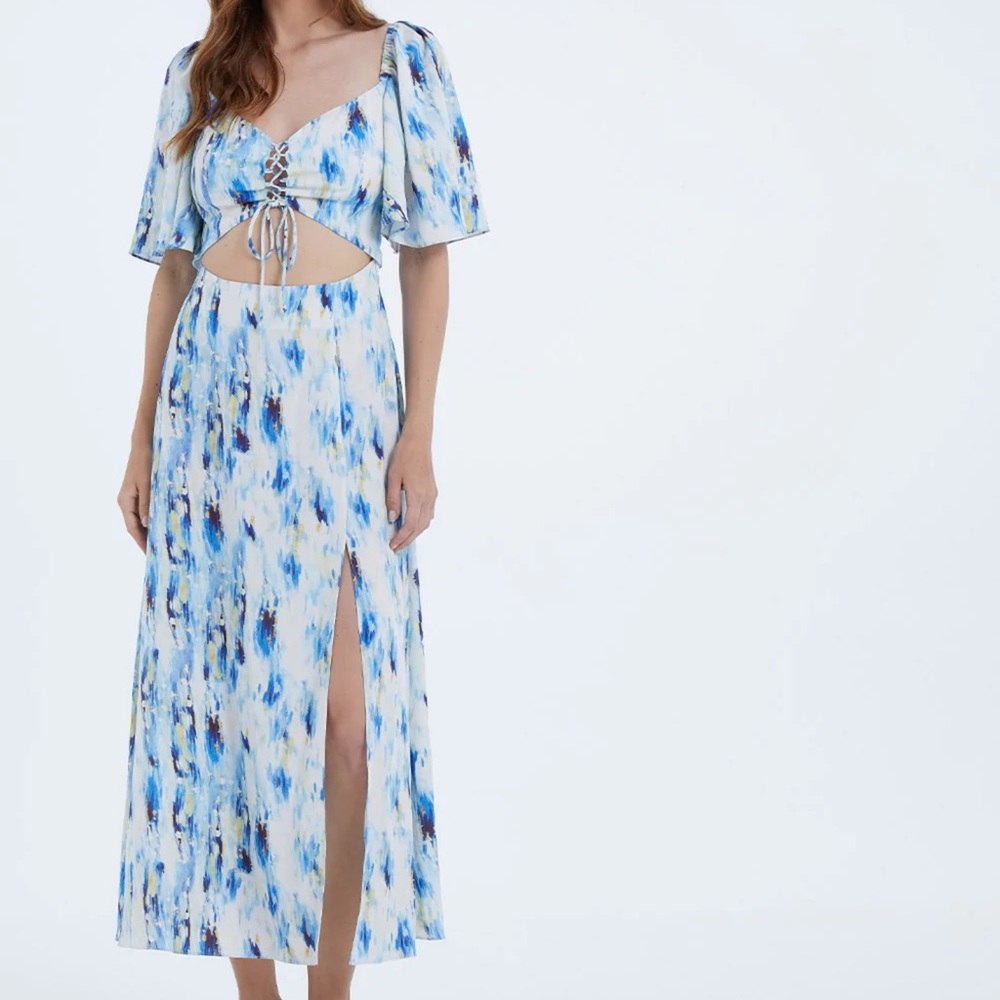 Urban Revivo - Floral Print Tie Front Cut Out Waist Dress - Picture 2 of 7